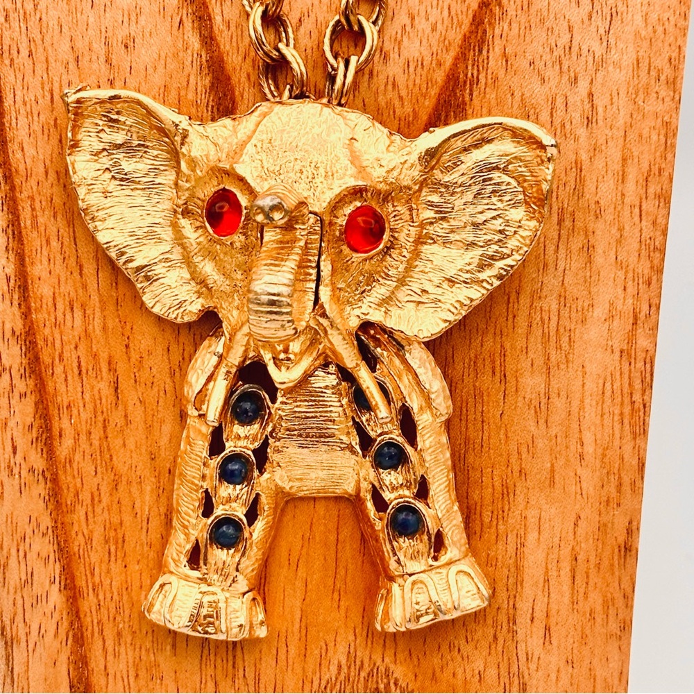 Vintage 60s 70s D&E JULIANA Elephant Statement Pendant - Picture 3 of 16